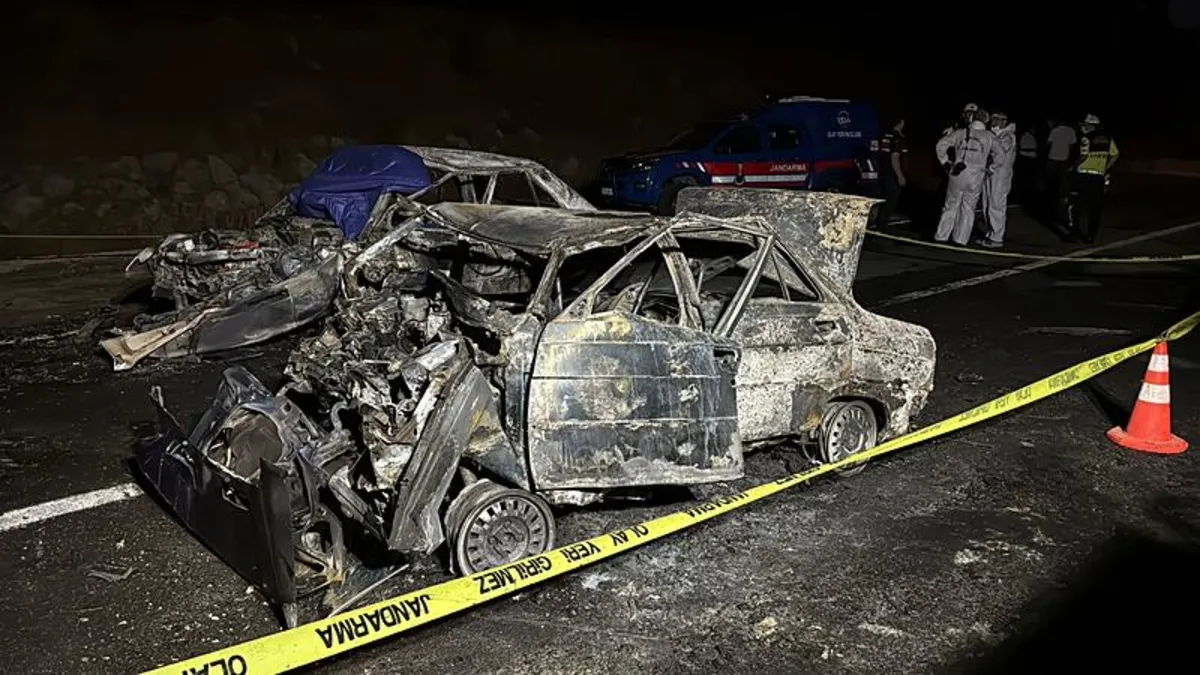 Karabük'te iki otomobilin çarpışıp alev aldığı kazada ölü sayısı 4’e çıktı!
