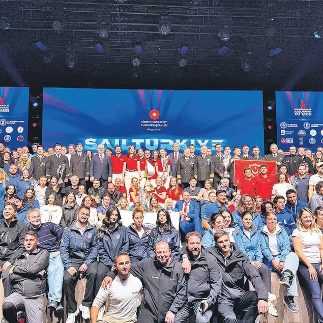 Tarihte hiç yapılmayanı yaptık