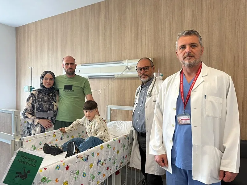 1790298713042.jpeg Ankara’da mucize operasyon! Kalbi ve organları ters doğan Ömer sağlığına kavuştu-3