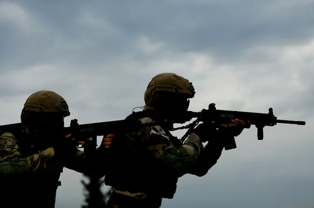 Muş'ta PKK'lı teröristlere ait lav silahı ve 2 savunma tipi el bombası ele geçirildi!