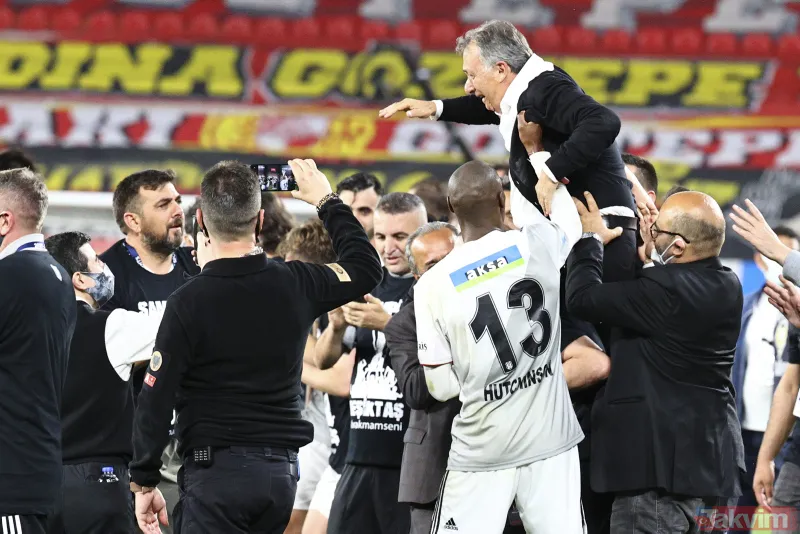 Süper Lig'de tarihi akşam! 2020-2021 sezonunu şampiyonu Beşiktaş oldu