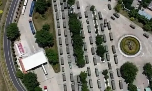 Tansiyon artıyor! Çin'den sınıra yüzlerce askeri araçlık sevkiyat-5