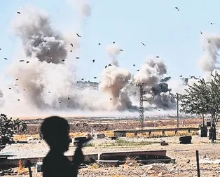 Tek başına zırhlı aracı patlattı