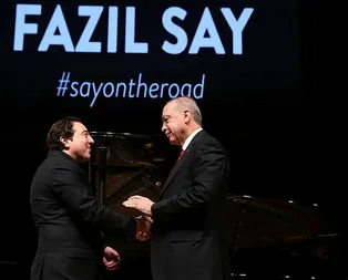 Konserinde Başkan Erdoğanı da ağırladığı için linç edilen Fazıl Saydan ders gibi açıklama