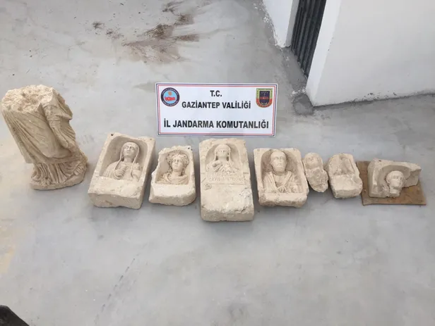 tarihi-eser-kacakcilarina-operasyon-1500-yillik-mezar-odalari-bulundu-1571329434915.jpg Tarihi eser kaçakçılarına operasyon: 1500 yıllık mezar odaları bulundu-3