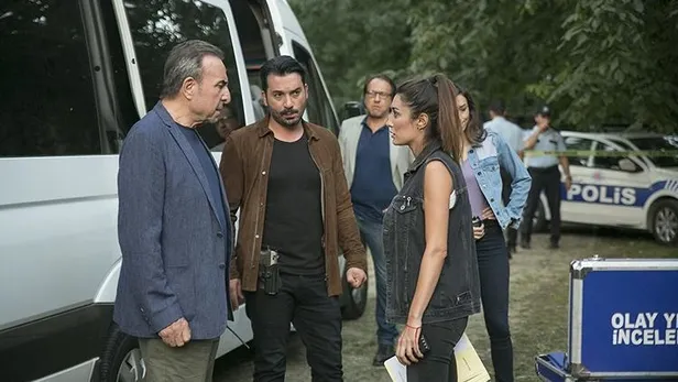 arka-sokaklarda-cok-zamansiz-gelen-ayrilik-karari-sessiz-sedasiz-kadrodan-cikarttilar-1691584366774.jpg Sessiz sedasız kadrodan çıkardılar! Arka Sokaklar'da çok zamansız gelen ayrılık kararı!-7