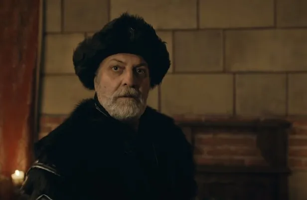 sen-kimin-vezirisin-diyesin-hele-kurulus-osman-78-bolum-fragmani-ricat-eder-gibi-yapip-kellesini-alacak-1641650345293.jpg
