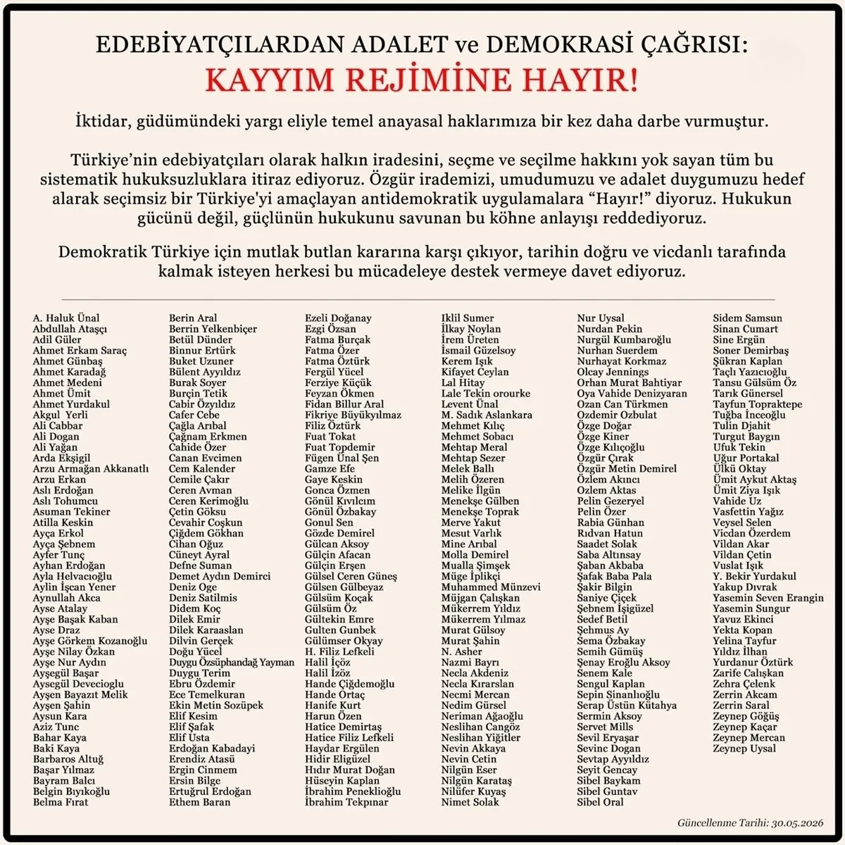 ayni-imzalar-yine-sahnede-ozgur-ozele-edebiyatci-kalkani-1780172667067.jpeg Aynı imzalar yine sahnede: Özgür Özel'e edebiyatçı kalkanı! TSK’yı hedef alan bildiri hattı bu kez CHP kavgasında sahne aldı-3