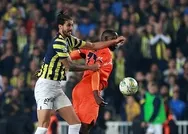 Fenerbahçe-Başakşehir karşılaşmasındaki tartışmalı penaltı kararını Erman Toroğlu değerlendirdi: Bunlar futbolu bilmiyor