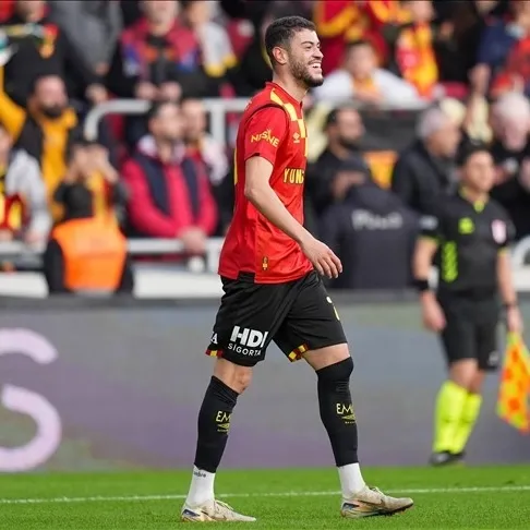 Romulo imzayı atıyor