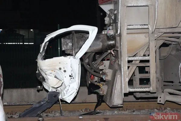 150 metre sürüklendi! Hemzemin geçitte kaza: Yük treni otomobile çarptı - 7