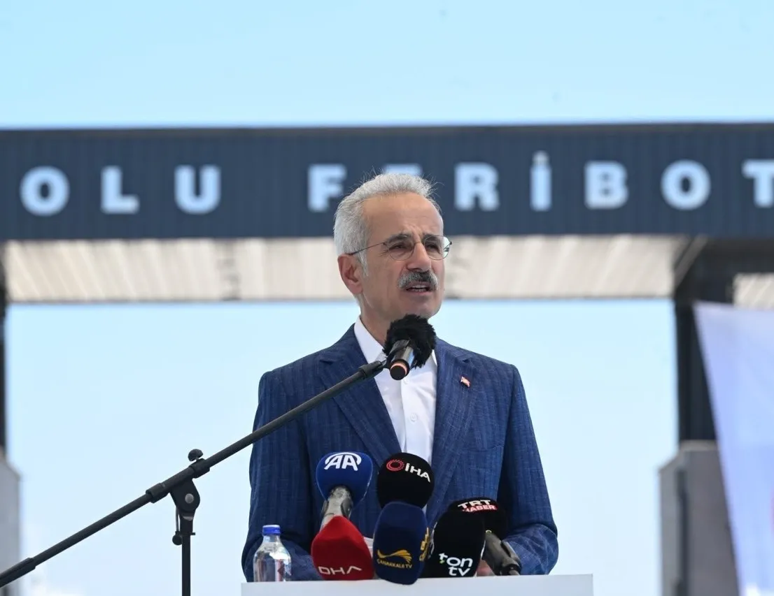 Bakan Uraloğlu Gelibolu Yeni Feribot İskelesi açılışında konuştu: Türkiye deniz ticaretinde dünyada 10. sırada!