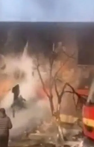 İran'ın Tebriz şehrinde savaş uçağı düştü