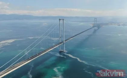 Osmangazi Köprüsü’nü saran müsilaj havadan görüntülendi! Korkutan manzara