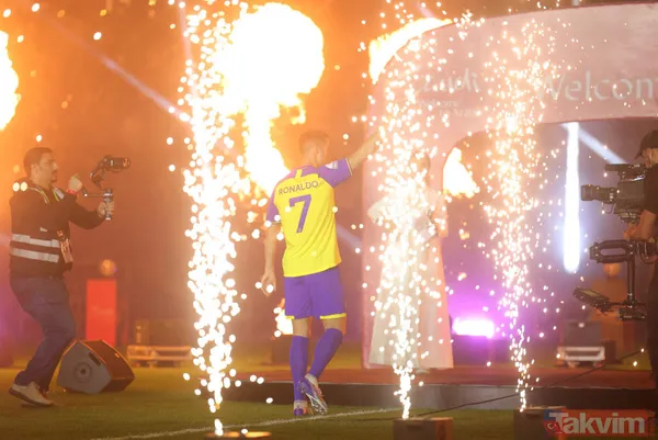 Sansasyonel transfer sansasyonel imza! Al Nassr'dan Cristiano Ronaldo için tören: "Çok rekor kırdım, biraz da burada kırayım" - 26