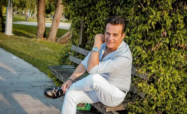 hakan-peker-fena-faka-basti-arnavutkoyde-oyle-biriyle-objektiflere-yakalandi-ki-1641754507785.jpeg Hakan Peker fena faka bastı! Arnavutköy'de öyle biriyle objektiflere yakalandı ki görenler şaştı kaldı-5