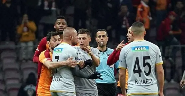 Galatasaray - Malatyaspor maçında gerginlik!