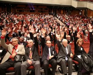 FETÖ’ye sahip çıkan G.Saray’a tepki yağıyor