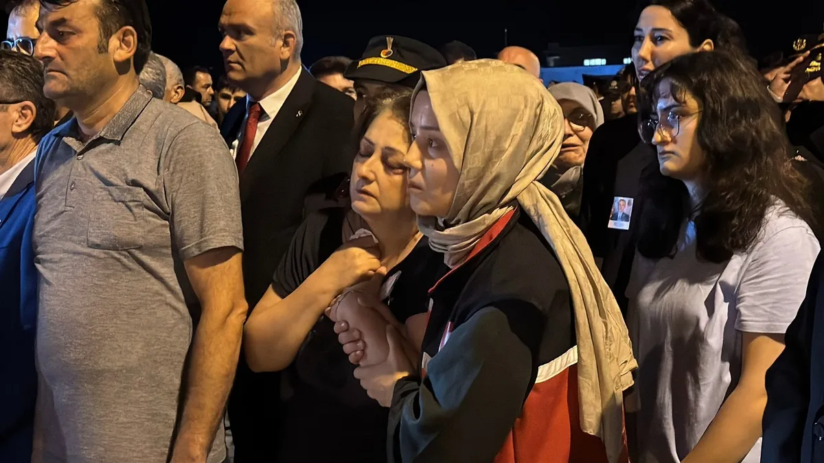 eskisehirde-silahli-catisma-yaralanan-uzman-jandarma-sehit-oldu-1783800889907.jpeg Eskişehir’de silahlı çatışma: Yaralanan uzman jandarma şehit oldu-5