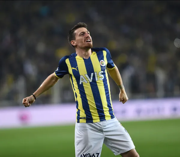 torinodan-fenerbahceye-ikinci-mert-hakan-yandas-seferi-1650447097214.jpg
