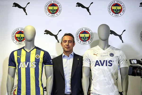 son-dakika-fenerbahce-baskani-ali-koctan-flas-aciklamalar-istifa-edecek-mi-1636636445524.jpg SON DAKİKA! Fenerbahçe Başkanı Ali Koç'tan flaş Pereira ve Mesut Özil açıklamaları! "Ticari işleri bırakıp..."-3