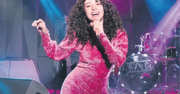 Boşanma kararına rağmen birbirlerine iltifatlar yağdıran Zeynep Bastık ile Tolga Akış'la ilgili şoke eden iddialar