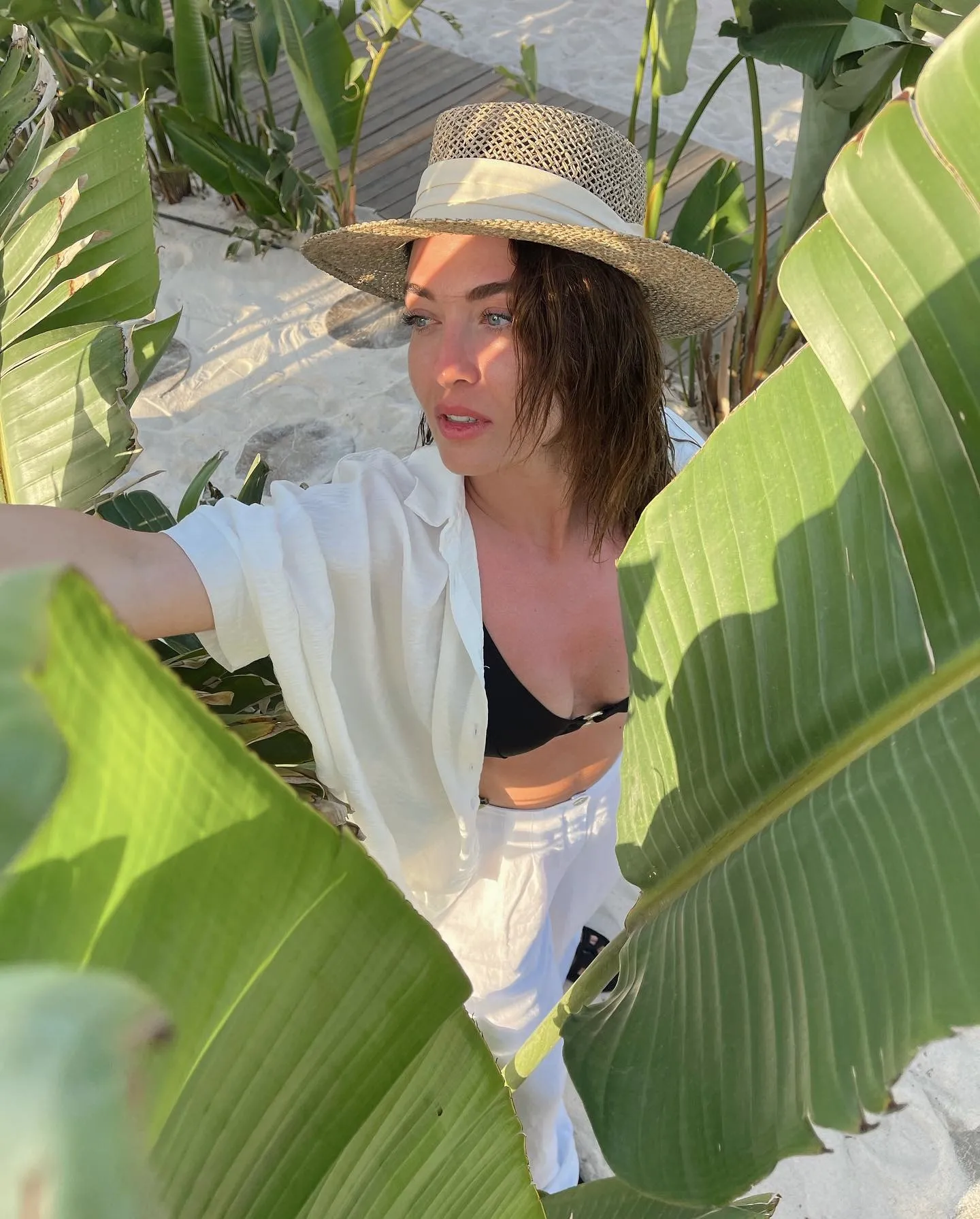 Demet Şener tatil sezonunu açtı: Şezlongta ilk poz geldi! 48’lik Demet cesaretini konuşturdu - 26