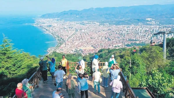 yesil-ve-mavinin-birlestigi-findik-diyari-orduda-hedef-12-ay-turizm-1699998478377.jpeg Yamaç paraşütü, sörf, karavan... Yeşil ve mavinin birleştiği fındık diyarı Ordu'da hedef 12 ay turizm!-2