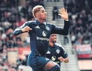 Manchester farka koştu