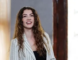 Burcu Özberk'in estetiksiz hali sosyal medyayı salladı! Güzelliğiyle herkesi büyüleyen Burcu Özberk'i bir de böyle görün