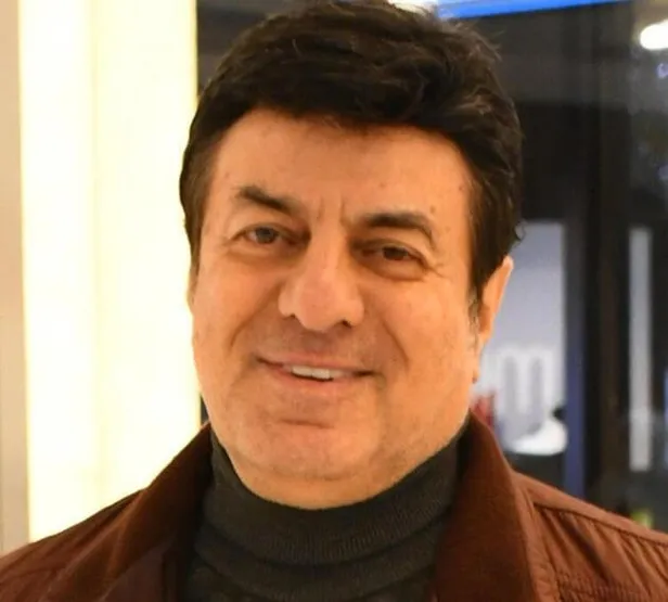 coskun-sabah-kimdir-nereli-kac-yasinda-evli-mi-cocugu-var-mi-coskun-sabah-sarkilari-1633419251570.jpg Coşkun Sabah kimdir? Nereli? Kaç yaşında? Evli mi? Çocuğu var mı? Coşkun Sabah şarkıları!-7