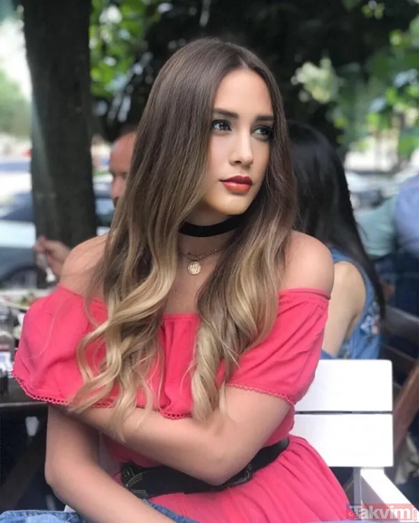 Çok Güzel Hareketler Bunlar'la tanınmıştı! Zeynep Koçak bacak dekoltesiyle olay oldu o paylaşımı gören dönüp bir daha baktı - 7