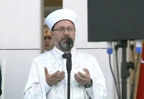 Turkiye Nin Ilk Baskani Erdogan Top Atisi Ve Dualarla Goreve Basladi Takvim