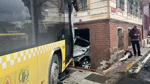 Son dakika: Beykoz Çubuklu Caddesi'nde İETT otobüsü faciası: 4 otomobile çarptı-3