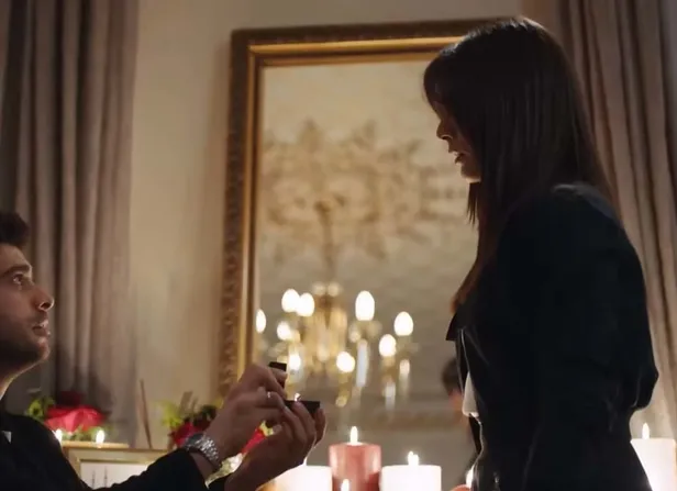 37-bolum-2-fragman-kizilcik-serbetinde-doganin-plani-ortaya-cikti-fatihin-ipligini-pazara-cikarmisti-bu-kez-gi-1698662383688.jpg 37. Bölüm 2. Fragman: Kızılcık Şerbeti'nde Doğa'nın planı ortaya çıktı! Fatih'in ipliğini pazara çıkarmıştı! Bu kez gizlice...-2