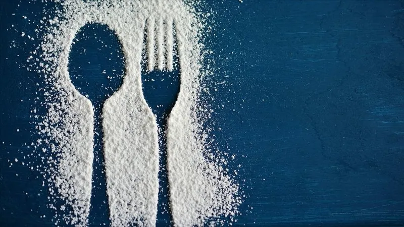 gune-ilik-tuzlu-su-icerek-baslamanin-11-faydasi-1726165590466.jpg Güne Ilık Tuzlu Su İçerek Başlayın! 11 Farklı Fayda Sağlıyor-2