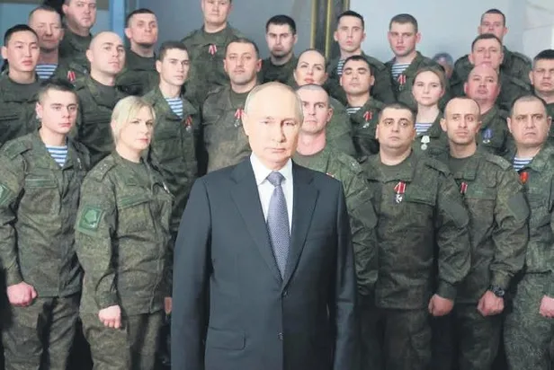 zelenskinin-25-yil-onceki-sozleri-yayinlandi-bir-gun-onemli-biri-olacagim-tank-isteyecegim-rusyaya-karsi-savas-1674954544077.jpeg Zelenski’nin, 25 yıl önceki sözleri yayınlandı: Bir gün önemli biri olacağım tank isteyeceğim, Rusya’ya karşı savaşacağım...-3