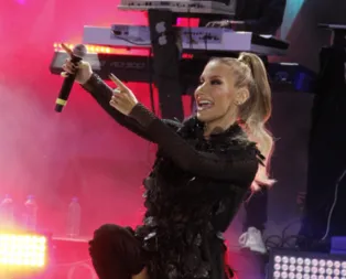 İrem Derici’den Lider Şahin cevabı