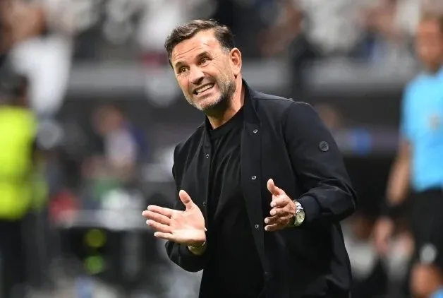 Galatasaray’da iki ayrılık!