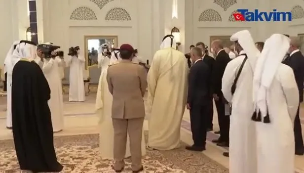 Türkiye'nin yerli ve milli teknoloji silahlarına büyük ilgi! Katar Emiri, Hürjet ve Gökbey'i yakından inceledi