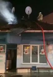 Son dakika: Sultangazi’de bina yangını! 4 iş yerinde maddi hasar