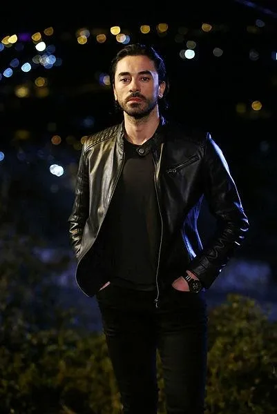 kalp-yarasinin-feriti-gokhan-alkandan-carpici-aciklamalar-1639335451780.jpeg Kalp Yarası'nın Ferit'i Gökhan Alkan'dan çarpıcı aşk açıklaması!-3