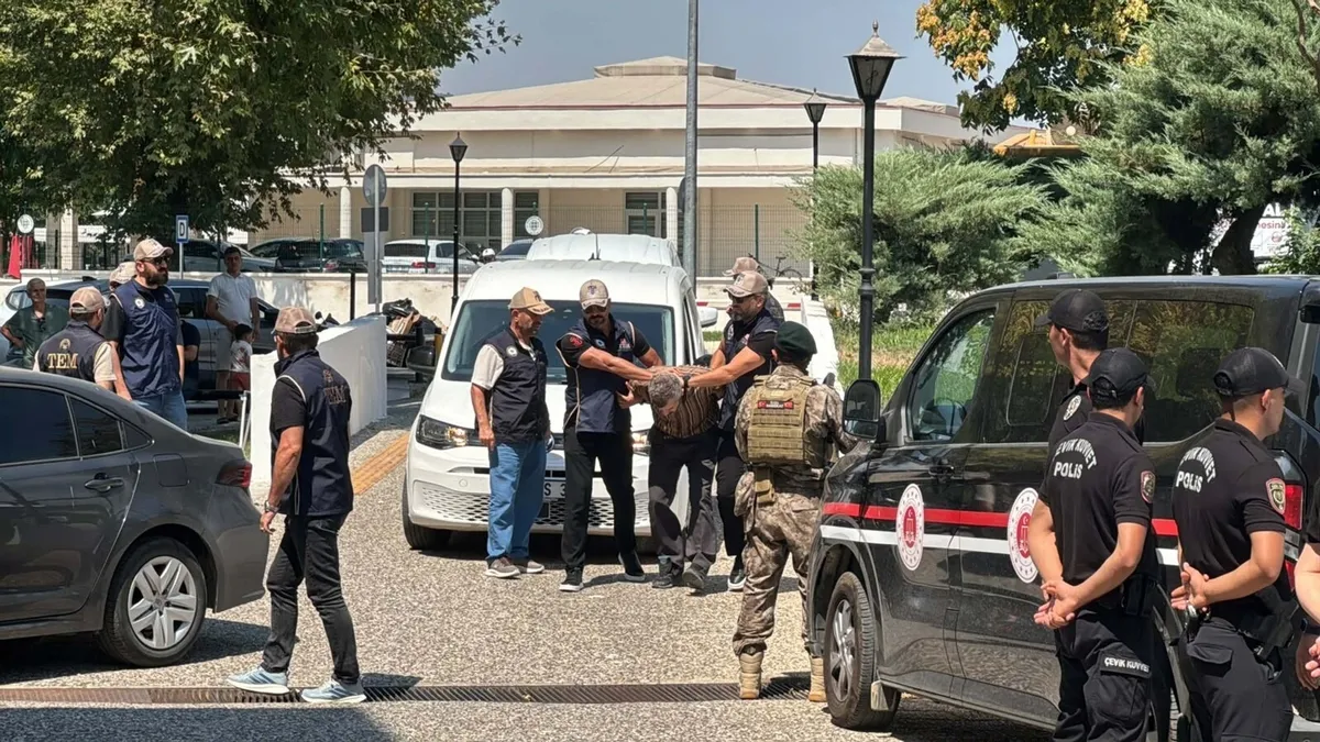 Hainin ifadesi ortaya çıktı! FETÖ elebaşıyla görüşme suikast öncesi gizli toplantılar: Burkay Karatepe adliyeye sevk edildi-13