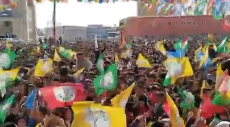 chpnin-ittifak-ortagi-demden-apo-bogurtuleri-dem-partliler-bebek-katiline-selam-cakti-ak-parti-ve-mhpye-oy-ver-1710948196280.jpeg CHP'nin ittifak ortağı DEM'den 'APO' böğürtüleri! DEM Partliler bebek katiline selam çaktı, AK Parti ve MHP'ye oy vermeyin çağrısı yaptı-4