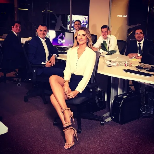 64'lük Önder Fırat, 38'lik Şükran Albayrak ile tatilde! Bodrum tatilinde romatik anlar yaşadı-3