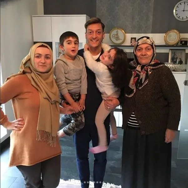 Mesut Özil: Isınırken İhlas ve Fatiha okurum-2