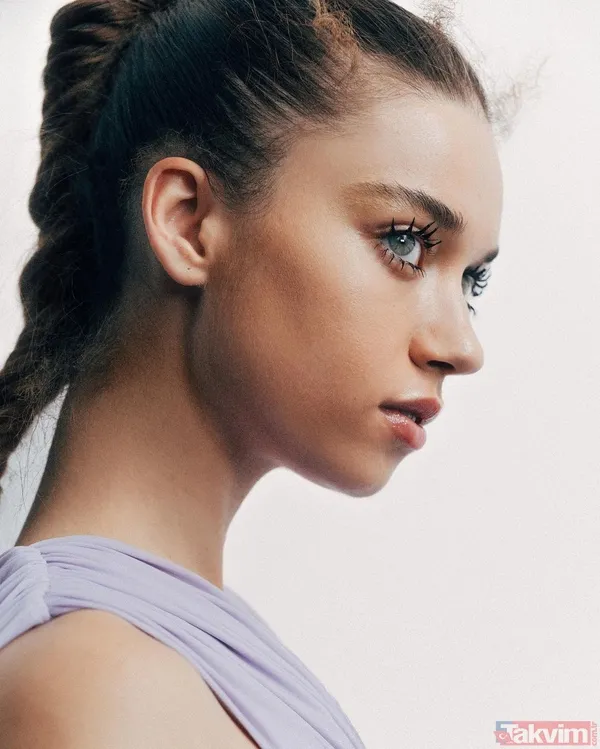 Afra Saraçoğlu en cesur haliyle gündemde! Vücuduna sardığı havlusuyla sere serpe uzandı! Mert Ramazan Demir'in sevgilisi... - 3