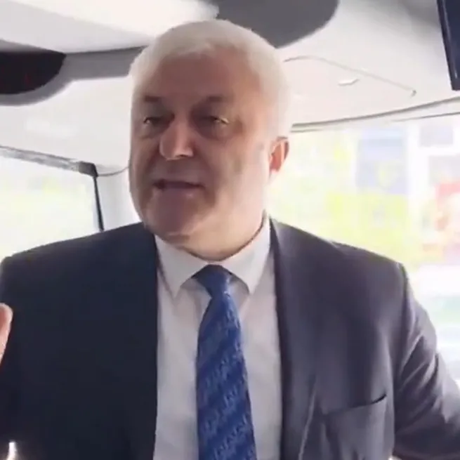 CHPyi PKKyı yan yana getirmek alçaklıktır diyen Bay Kemalin başdanışmanı Tuncay Özkanı fena patlattılar! PKK ile yan yana gelmek ne kelime öyle bir güzellemiş ki...