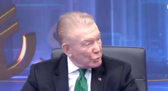 Özgür Özel küfretti Uğur Dündar vites yükseltti! Fondaş Halk TV'de rezil sözler-2