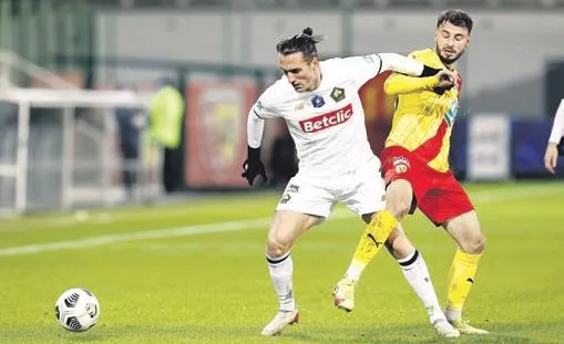 gedson-adim-adim-galatasarayda-a-bola-benfica-ve-gsaray-arasindak-i-anlasmanin-yakin-oldugunu-yazdi-1641854791406.jpeg Gedson adım adım Galatasaray'da! A Bola, Benfica ve G.Saray arasındak i anlaşmanın yakın olduğunu yazdı-12